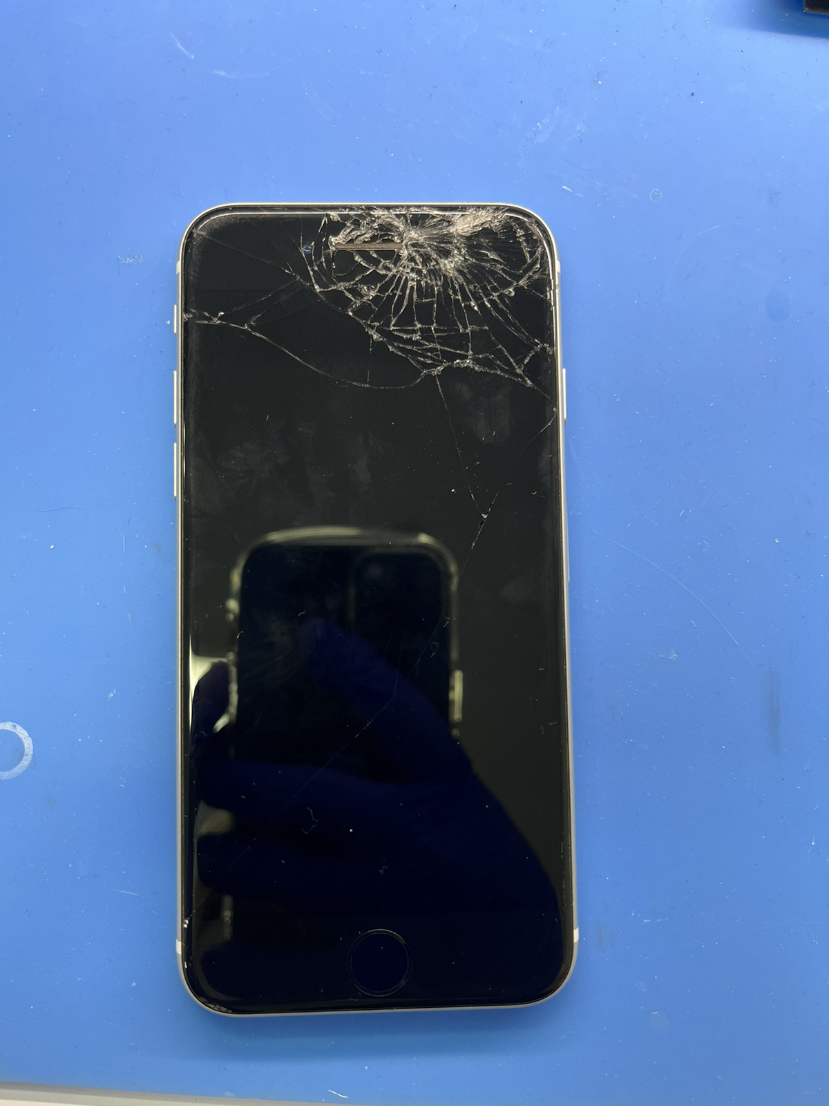 iPhoneSE2画面交換 | 札幌でiPhone修理・故障は安心の道内企業スマート ...